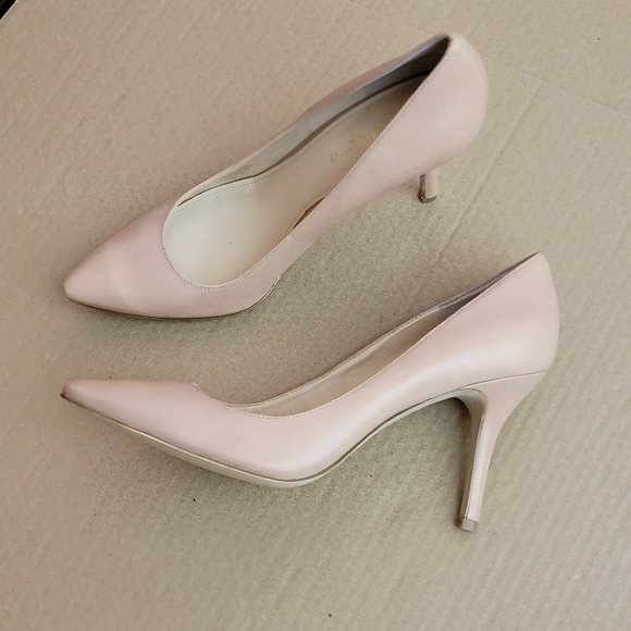 Enzo Angolini Call me Nude Pointy Toe Pump Heels Size 9.5 - Picture 2 of 12